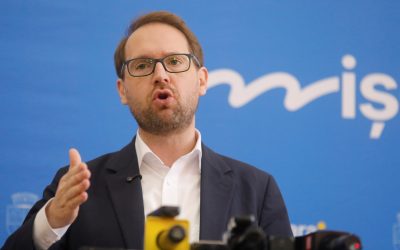 DOMINIC FRITZ, PREȘEDINTELE USR, A ATACAT PSD: „SĂ-ȘI RETRAGĂ TOȚI OAMENII, TOATE AMANTELE ȘI PILELE” DOMINIC FRITZ, președintele Uniunii Salvați România (USR), a lansat un atac dur la adresa Partidului Social Democrat (PSD), cerând social-democraților să își asume în totalitate decizia de a retrage sprijinul politic pentru Ilie Bolojan