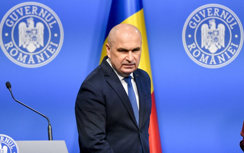 Guvernul va adopta, în ședința extraordinară de joi, proiectul de lege privind interzicerea cumulului pensiei cu salariul la stat