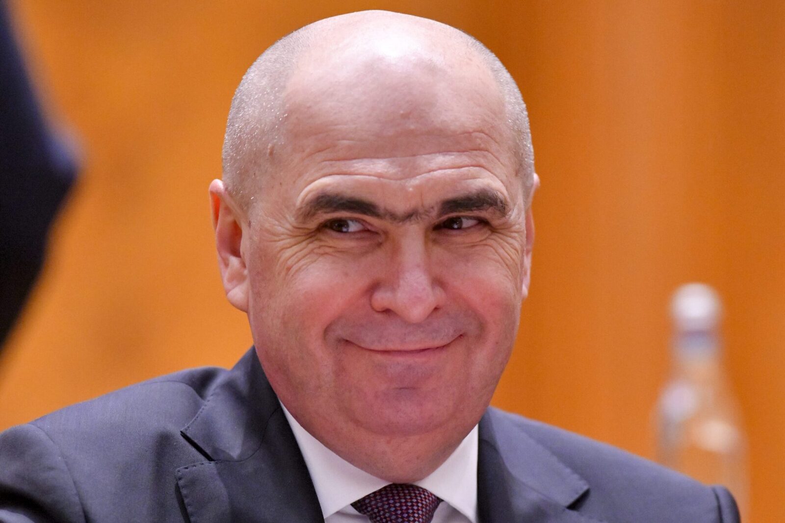 Peste jumătate dintre locuitorii Capitalei doresc demisia premierului Ilie Bolojan, conform unui sondaj realizat de Centrul de Sociologie Urbană și Regională – CURS