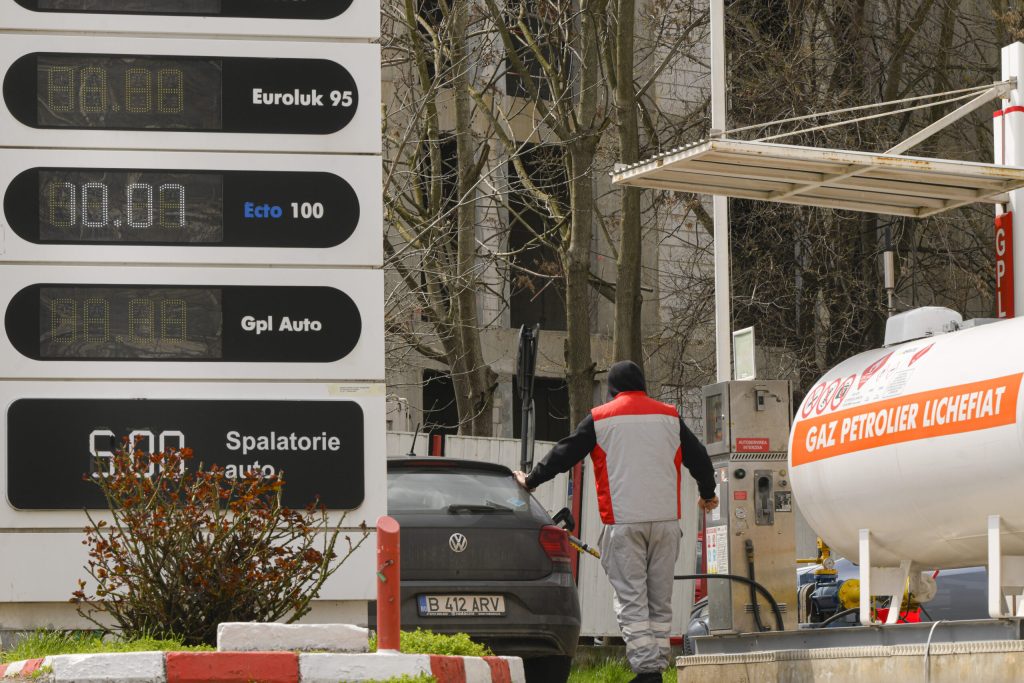 Vânzările de carburanți în România au scăzut cu până la 10%