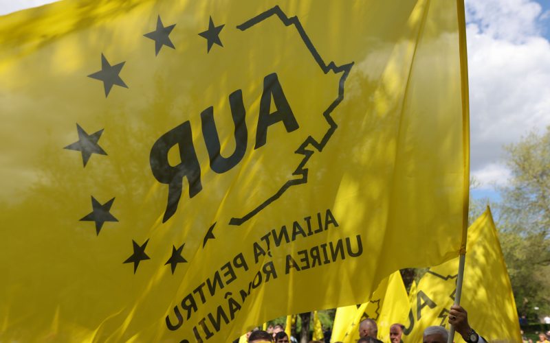 AUR propune măsuri pentru limitarea dobânzilor la credite Un proiect legislativ inițiat de AUR vizează limitarea dobânzilor la credite, ca răspuns la problemele de supraîndatorare și costurile ridicate ale împrumuturilor