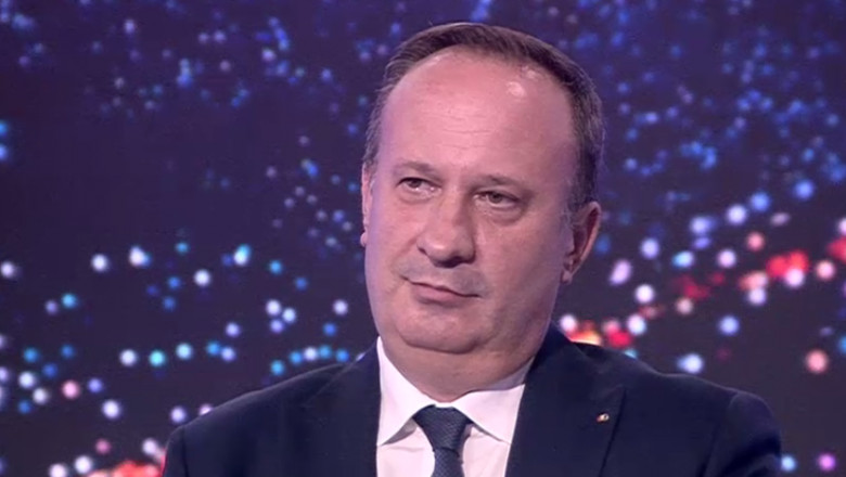 Fostul ministru de Finanțe Adrian Câciu, din partea Partidului Social Democrat (PSD), a criticat dur măsurile de austeritate promovate de guvernul condus de Ilie Bolojan, acuzând o scădere dramatică a nivelului de trai al românilor