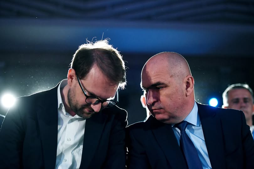 Premierul Bolojan stabilește un plan de criză după retragerea PSD din guvern Premierul Ilie Bolojan a anunțat un plan de criză pentru a asigura funcționarea guvernului și continuarea proiectelor de infrastructură, după ce Partidul Social Democrat (PSD) și-a retras sprijinul politic