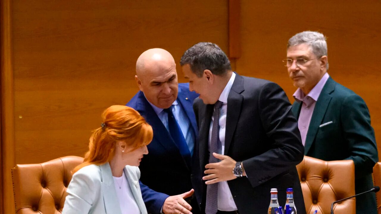 Sorin Grindeanu: „Viața politică a lui Bolojan s-a încheiat” Liderul social-democraților, Sorin Grindeanu, a declarat că viața politică a premierului Ilie Bolojan pare să se fi încheiat, invocând indicatorii macroeconomici