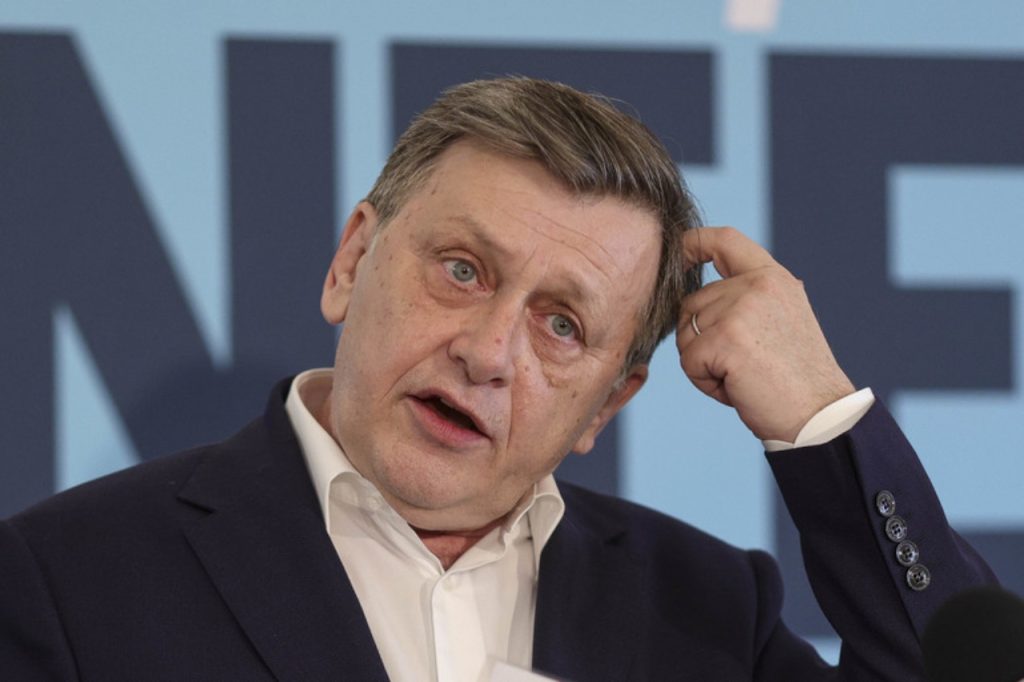 PNL rupe orice legătură cu PSD: Crin Antonescu anticipează un guvern dominat de USR și oameni „de inspirație tefelisto-progresistă” PNL a decis, marți, să încheie orice formă de colaborare cu PSD, după ce social-democrații au retras sprijinul politic acordat premierului