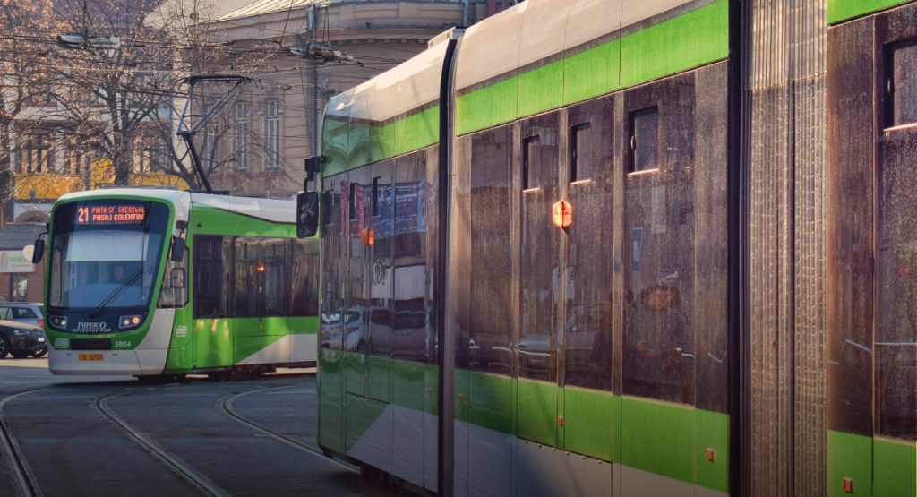 Tramvai 21, SUSPENDAT în weekend: 3 linii de autobuz, DEVIATE în București