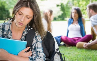 Singurătatea distruge! Mai periculoasă pentru sănătate decât izolarea socială