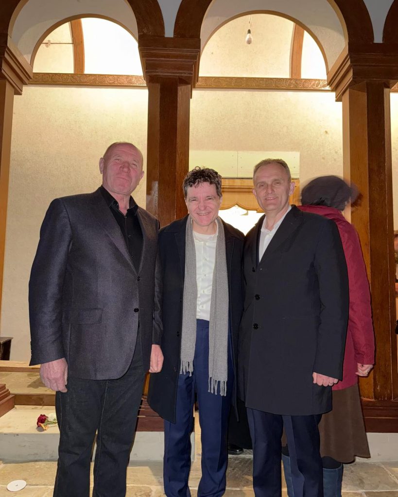 Nicuşor Dan, la mănăstirea Cornu, cu şefii PSD de Prahova