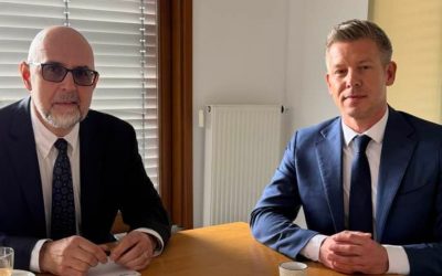 Péter Magyar, liderul partidului ungar TISZA, și Kelemen Hunor, președintele UDMR și fost viceprim-ministru al României, au convenit asupra unui nou cadru de colaborare, axat pe viitorul comunității maghiare din Transilvania