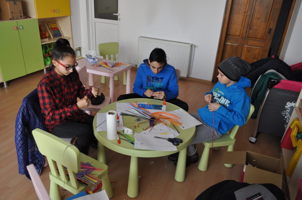 Criză Sector 3: Copiii, victime ale asistenților fără experiență. 125+ cazuri de abuz, 4 oameni gestionând