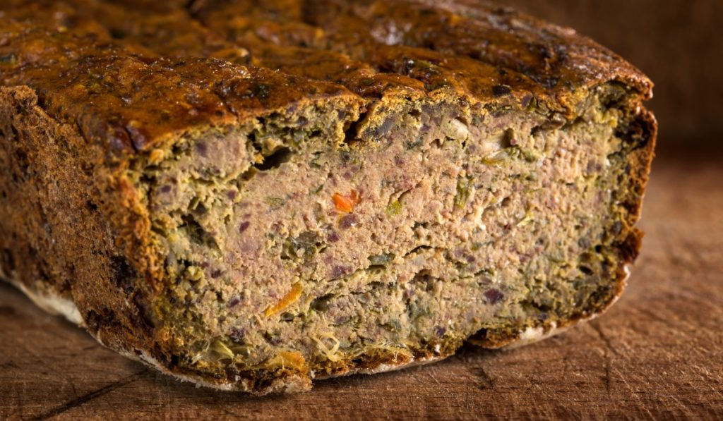 Delicios drob de ciuperci, spanac și leurdă: rețeta secretă, fără carne