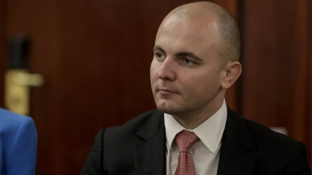 Ministrul Finanțelor, Ilie BOLOJAN, criticat dur de deputatul AUR