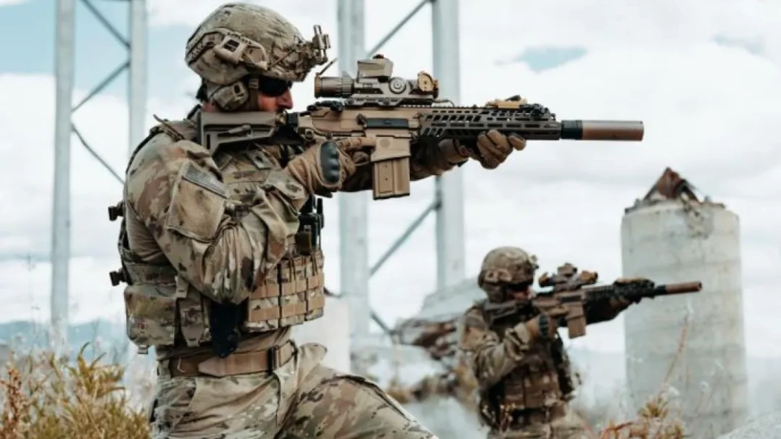 Ron Cohen, CEO-ul Sig Sauer, a vizitat recent România, unde a discutat despre planurile majore ale companiei în ceea ce privește piața de apărare europeană, cu țara noastră ca punct de plecare pentru un transfer de tehnologie