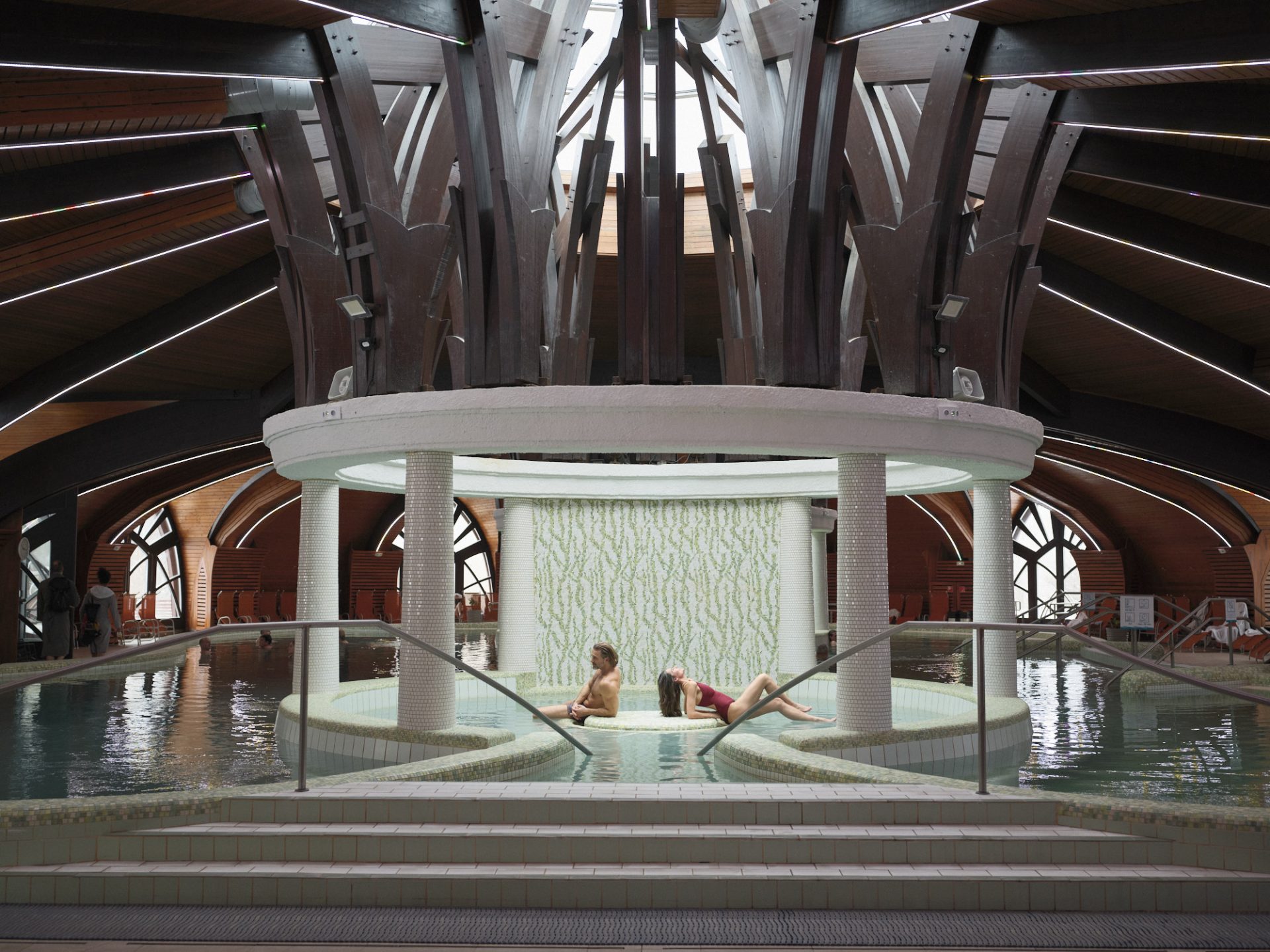 Destinațiile balneare din Ungaria rămân atractive pentru români, cu prețuri accesibile și o gam…