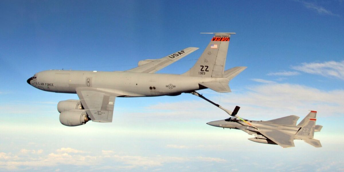 boeing-kc-135-stratotanker-scaled-e1775591144549.jpg - RevistaPolitica