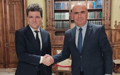 Premierul Ilie Bolojan a anunțat duminică seară că nu va demisiona din funcție, chiar dacă Partidul Social Democrat (PSD) va cere acest lucru în urma votului de luni privind retragerea miniștrilor din guvern