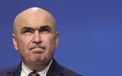 PSD retrage sprijinul politic pentru premierul Ilie Bolojan După votul de luni, 20 aprilie 2026, prin care PSD a decis retragerea sprijinului politic pentru premierul Ilie Bolojan, cu un procent covârșitor de 97,7% voturi „pentru”, pe scena politică românească se anunță o perioadă de incertitudine