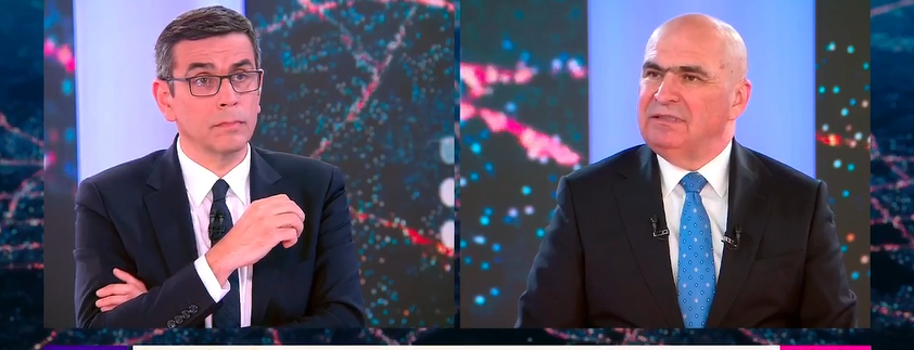 Premierul Ilie Bolojan avertizează: proiectele de investiții, inclusiv autostrăzile, ar putea fi blocate dacă guvernul este schimbat Premierul României, Ilie Bolojan, a emis un avertisment dur referitor la posibilele consecințe ale unei schimbări guvernamentale, sugerând că proiectele de investiții, inclusiv construcția de autostrăzi, ar putea fi afectate