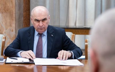 O investigație a Parchetului European vizează achiziția de microbuze electrice prin PNRR, o lovitură pentru Ilie Bolojan, fost președinte al Consiliului Județean Bihor