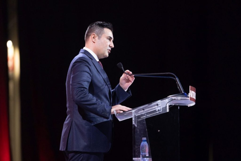 PSD ia în calcul ieșirea de la guvernare după ce a acuzat încălcarea „liniilor roșii” Claudiu Manda, un lider marcant al Partidului Social Democrat (PSD), a anunțat că formațiunea sa politică ia în calcul ieșirea de la guvernare