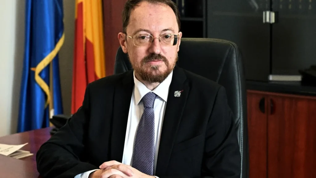 Senatorul CLEMENT SAVA a susținut o declarație politică neobișnuită în plenul Senatului, alegând să abordeze semnificația spirituală a Săptămânii Patimilor, în locul unor subiecte politice curente