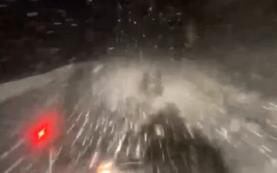 Zăpadă abundentă și blocaje rutiere în zonele montane ale României România se confruntă cu condiții meteo dificile, ninsorile abundente afectând mai multe regiuni montane