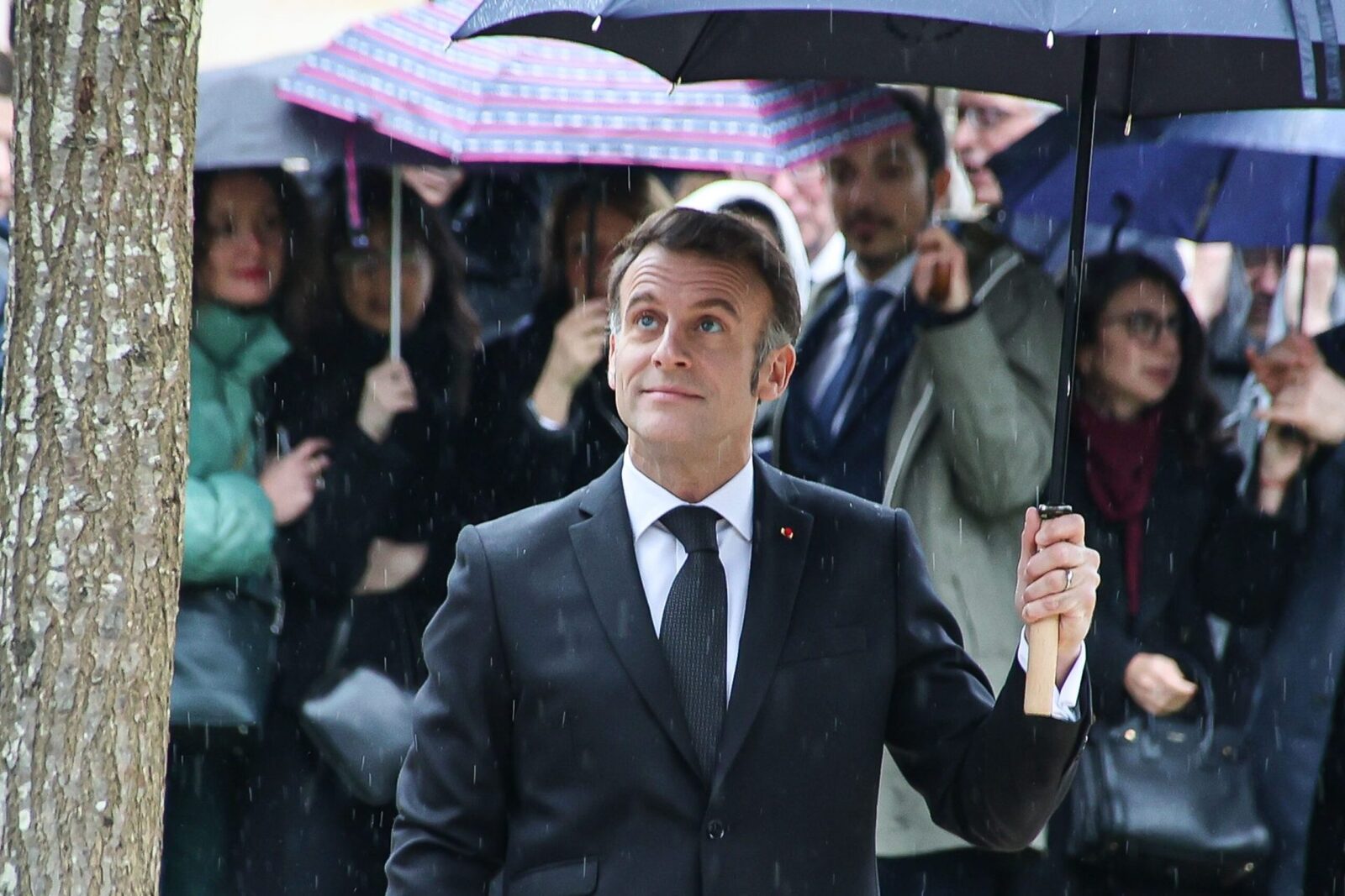 „Am făcut politică înainte și nu o voi face după aceea”, a anunțat Emmanuel Macron joi