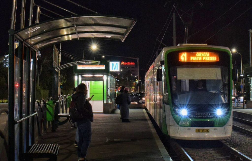 Transportul public din București va funcționa după un program special în perioada sărbătorilor pascale, cu modificări ale orarului pentru a se adapta cerințelor călătorilor