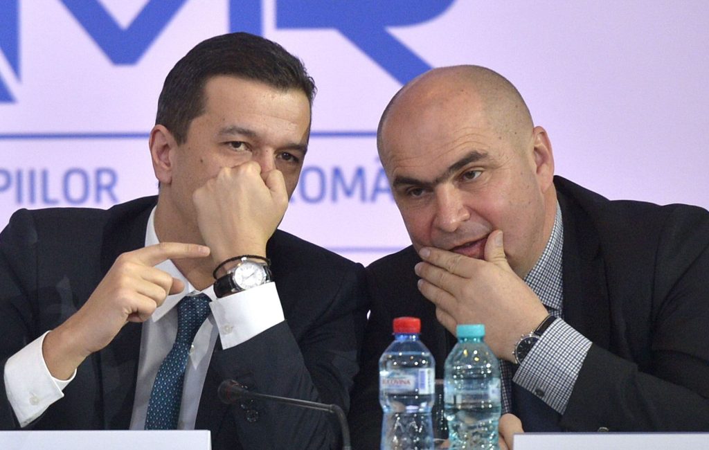 Dezbinare la vârful PSD: Referendum intern pe fondul criticilor la adresa lui Bolojan PSD va organiza un referendum intern pe 20 aprilie, potrivit informațiilor furnizate de liderul Sorin Grindeanu