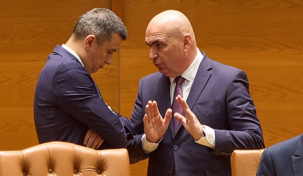 Conflictul politic atinge cote maxime: PSD amenință cu retragerea miniștrilor, PNL ripostează Bucureștiul este scena unei crize politice majore, cu implicații considerabile pentru viitorul guvernării