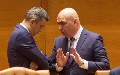 Sorin Grindeanu și Ilie Bolojan, într-un schimb aprins de replici pe fundalul unei coaliții guvernamentale tensionate, cu acuzații de nerespectare a parteneriatului politic