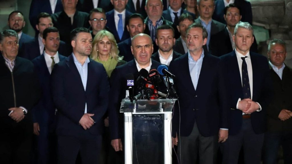 Ilie Bolojan, prim-ministru și președinte PNL, a anunțat că nu va demisiona, în ciuda retragerii sprijinului politic de către PSD