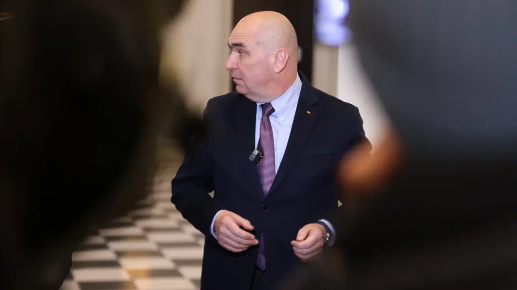 Un avertisment cu privire la posibilele consecințe ale instabilității politice a fost lansat de Eugen Rădulescu, consilierul Băncii Naționale a României