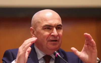 Președintele organizației județene PSD Sibiu, Bogdan Trif, a lansat un atac dur la adresa premierului Ilie Bolojan, acuzându-l că ar beneficia de o campanie coordonată de susținere în mediul online