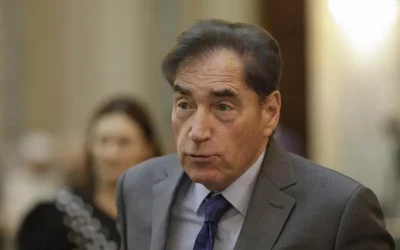 Fostul premier Petre Roman critică metodele lui Ilie Bolojan de reformare economică, susținând că acestea sunt punitive și lipsite de viziune