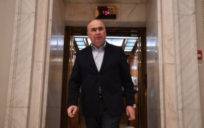 Premierul Ilie Bolojan a clarificat contextul declarației sale controversate, „șobolanii din cămară”, precizând că aceasta viza modul de funcționare al unor companii de stat și reacțiile generate de măsurile de reformă