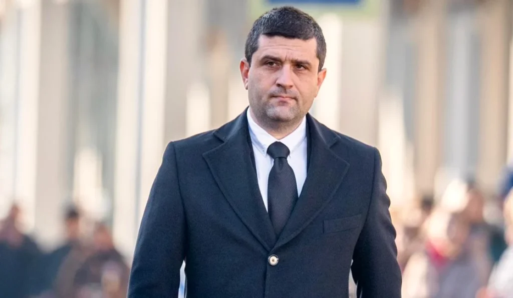 Ministrul Apărării, Radu Miruță, lansează un atac dur la PSD, acuzând partidul de „evitarea responsabilității” și de jocuri politice