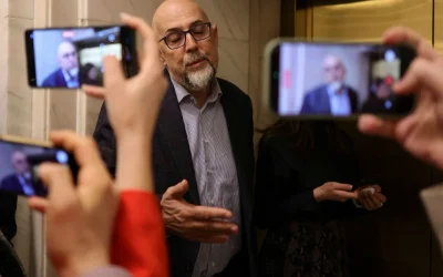 Liderul UDMR, Kelemen Hunor, a intrat miercuri într-o serie de întâlniri politice intense, pe fondul crizei guvernamentale generate de retragerea sprijinului politic al PSD