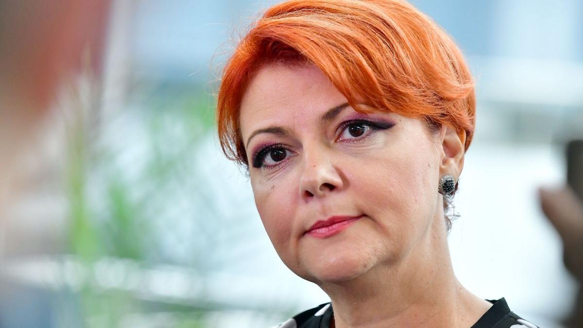 Lia Olguța Vasilescu, dură cu protestatarii pro-Bolojan: „Ne-au votat pe noi acești oameni?” Lia Olguța Vasilescu, primar al Craiovei și o voce puternică în Partidul Social Democrat (PSD), a reacționat vehement la mitingul pro-Ilie Bolojan din Piața Victoriei, luni seară