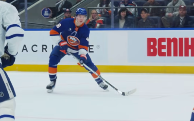 Hocheistul Matthew Schaefer, în vârstă de 18 ani, a egalat recordul legendarului Brian Leetch, marcând un gol important în victoria echipei New York Islanders împotriva formației Toronto Maple Leafs