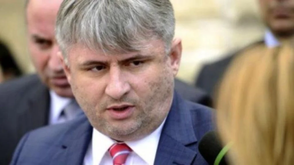 Dragoș Titea, vicepreședintele PSD Maramureș și fost secretar de stat în Ministerul Transporturilor, a declarat că Partidul Social Democrat trebuie să își asume greșelile din ultimii ani și să recâștige electoratul pierdut