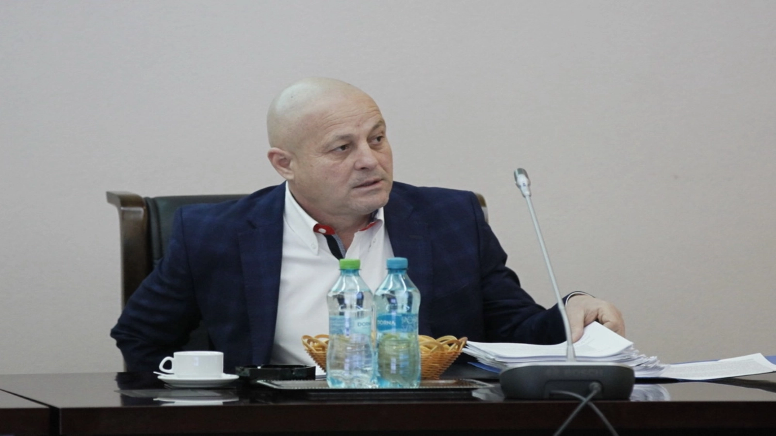 Deputatul Petre Emanoil Neagu, o figură marcantă a politicii buzoiene și fost președinte al Consiliului Județean, a surprins scena politică prin trecerea sa oficială de la Partidul Social Democrat (PSD) la Partidul Național Liberal (PNL)