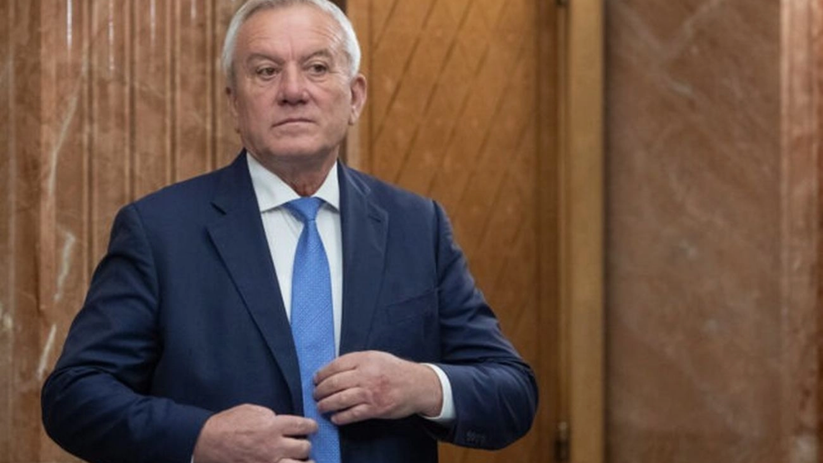 Primarul PSD al Buzăului, Constantin Toma, critică dur liderul partidului și sugerează o posibilă ieșire de la guvernare, pe fondul discuțiilor intense privind o remaniere guvernamentală