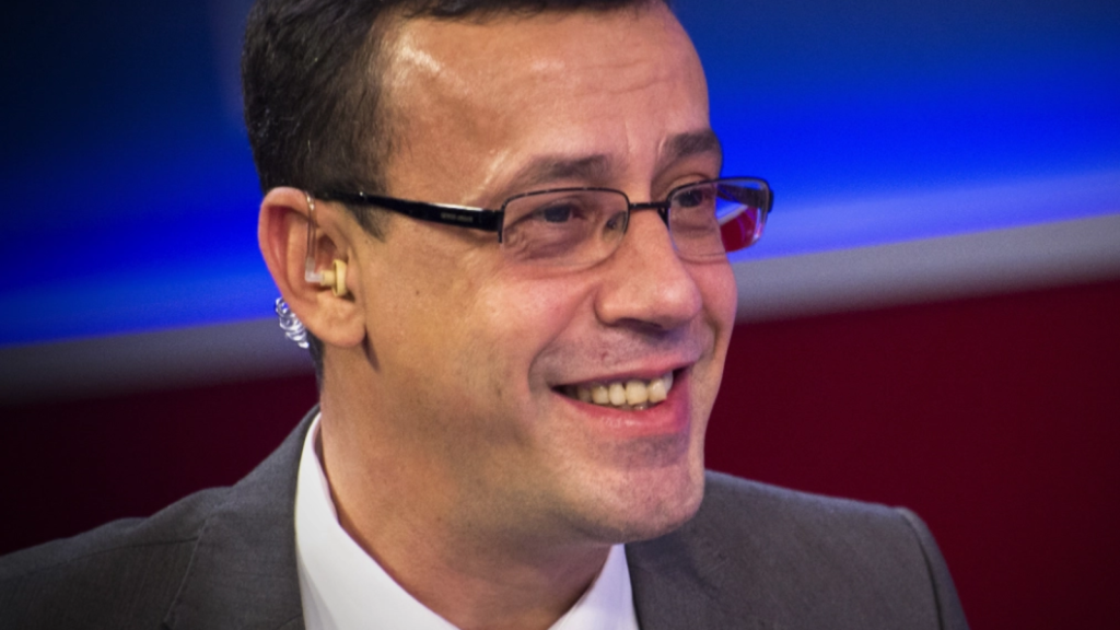 Războiul politic dintre Partidul Național Liberal (PNL) și Partidul Social Democrat (PSD) pare să fie tranșat de președintele Nicușor Dan, conform jurnalistului Victor Ciutacu