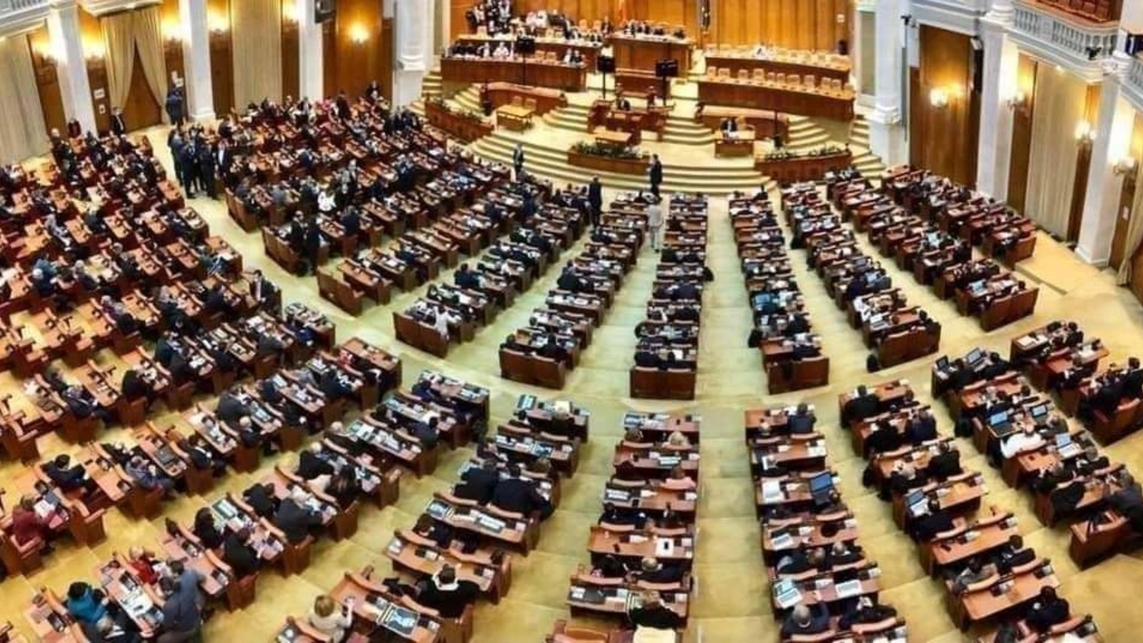 AUR vrea scutirea de impozit pentru locuințele fără utilități Partidul Alianța pentru Unirea Românilor (AUR) a depus în Parlament o inițiativă legislativă care vizează scutirea de impozit a locuințelor care nu sunt racordate la utilități