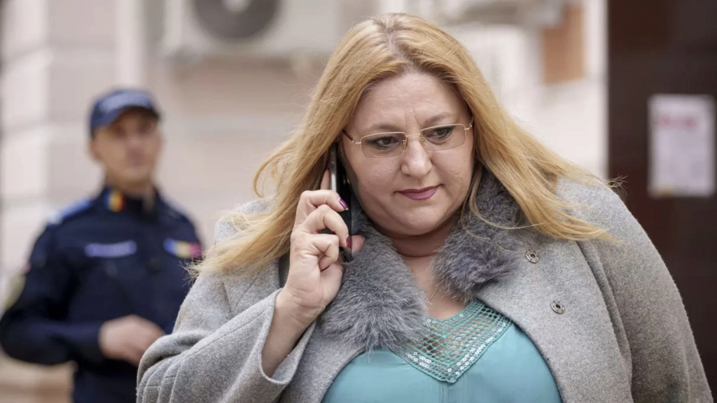 Lidera S.O.S. România, Diana Iovanovici-Șoșoacă, a lansat un atac dur în plină criză politică, după retragerea sprijinului politic al PSD pentru cabinetul condus de Ilie Bolojan. Șoșoacă a declarat că partidul său nu va susține nicio formulă de guvernare și nu va negocia cu partidele parlamentare actuale