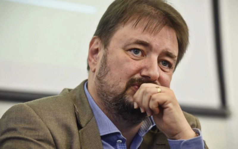 Colaborarea dintre Partidul Social Democrat (PSD) și Alianța pentru Unirea Românilor (AUR) pentru o moțiune de cenzură este o „eroare strategică”, avertizează Cristian Pîrvulescu, politolog și decan al Facultății de Științe Politice de la Școala Națională de Studii Politice și Administrative (SNSPA)