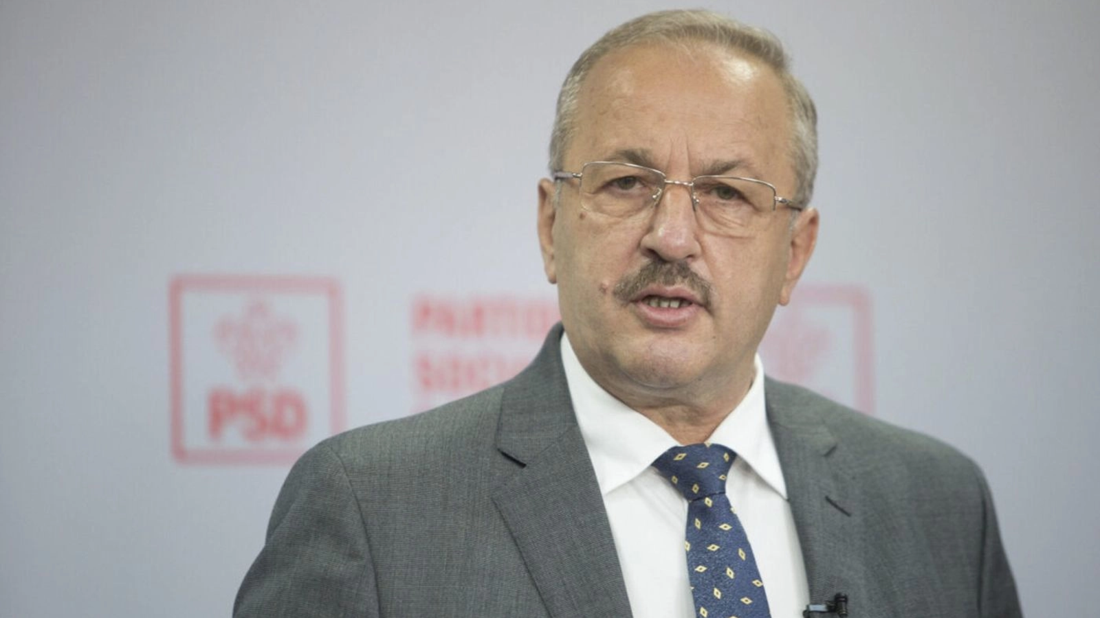 VASILE DÎNCU admite tensiuni în PSD: „Există o presiune pentru schimbare” București – Tensiunile cresc în Partidul Social Democrat (PSD), înainte de un vot crucial în care formațiunea politică va decide dacă susține sau nu actualul guvern condus de premierul Ilie BOLOJAN