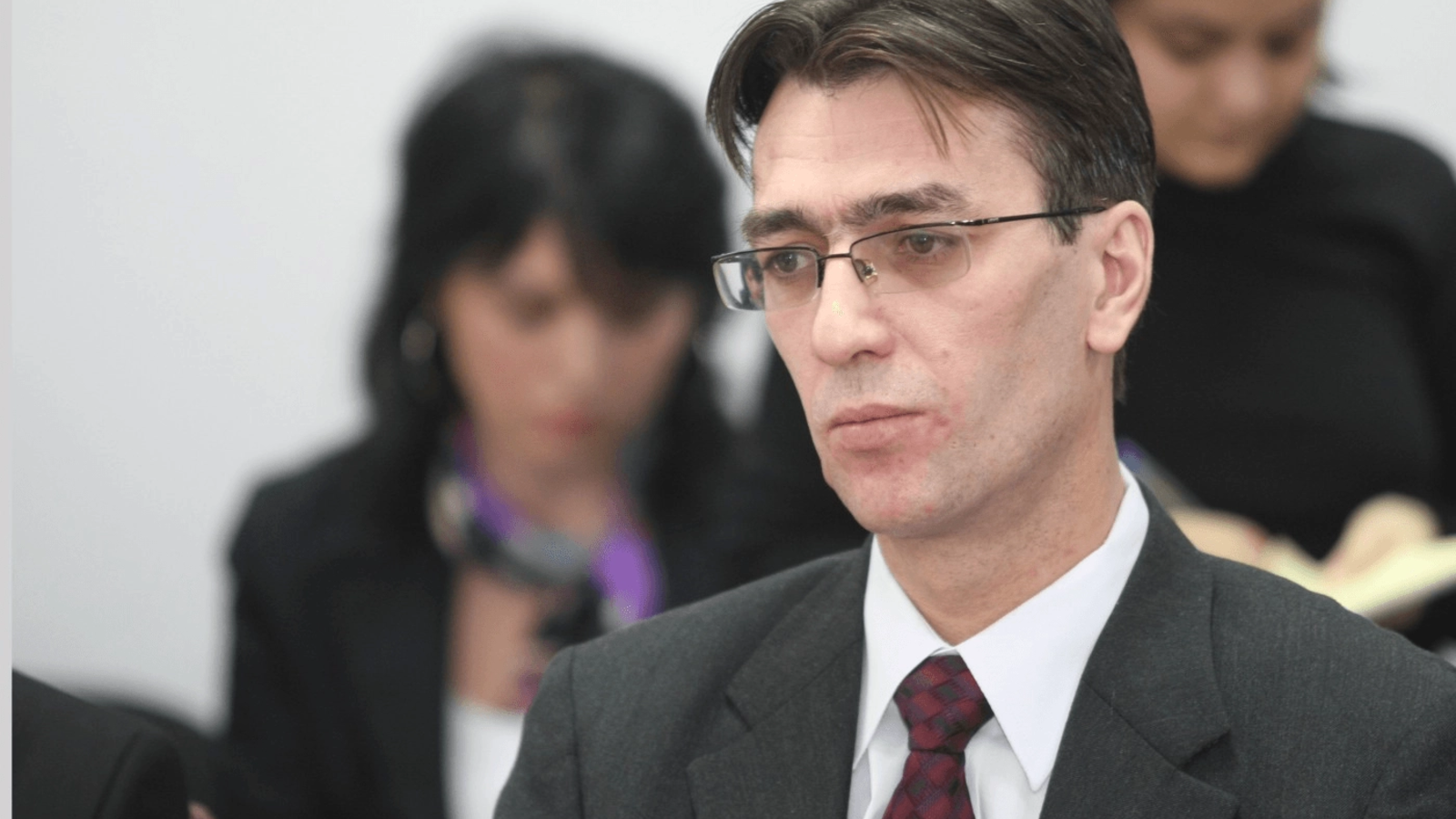 Retragerea sprijinului politic pentru Ilie Bolojan, decisă de PSD, ar putea avea efectul contrar celui scontat de social-democrați