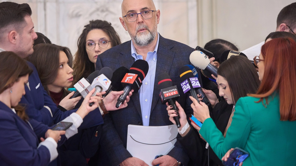 Kelemen Hunor, liderul Uniunii Democraților Maghiari din România (UDMR), a prezentat două scenarii principale pentru depășirea crizei politice actuale, după consultările de la Palatul Cotroceni cu președintele Nicușor Dan